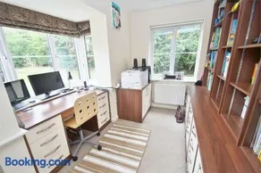 Premium accommodation, Home away from Home in Rugby - Image 2