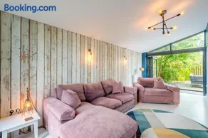 4 Bed in Camber oc-m32291 - Image 3