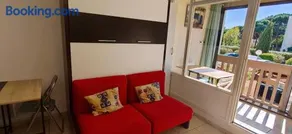 Studio with Balcony Pool & Parking - Image 5