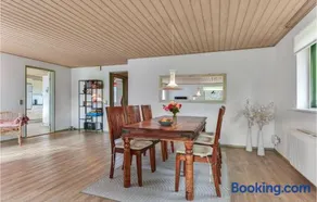 Gorgeous Home In Løgumkloster With Wifi - Image 4