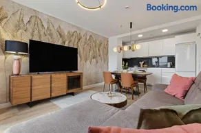 Urban Sky Malaga - Modern Two Bedroom Apartment with Cathedral View - Image 2