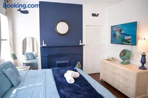The Maiden Voyage - Themed Getaway, Steps to Forsyth, King Bed, Grill, Games, Picnic Basket - Image 3