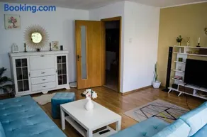 Collosal Apartment with Garden - Image 4