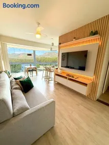 Encanto da Praia LUXO Ap 2 qts Pe na Areia Camboinhas - Image 1