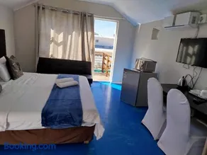 Cape Town Milnerton Lagoon Villa - Image 4