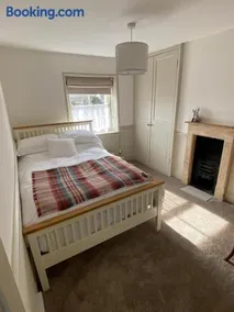 Traditional cottage in central Painswick - Image 1