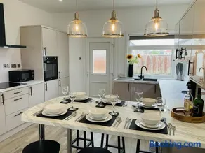 Harling House - Prestwick - 4 bedrooms - Image 3