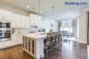 Cozy Coastal Winter: Family Home Near Bethany - Image 2