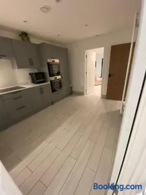 The bay apartment - Image 5
