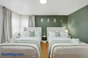 3BR Near O'Hare • Office • Coffee Bar • Sleeps 9 - Image 4