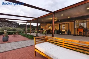 The Rusty Kangaroo Hideaway - Exclusive Ocean-View Couples Retreat - Image 1