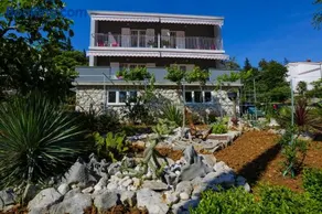 House Diana - Image 1