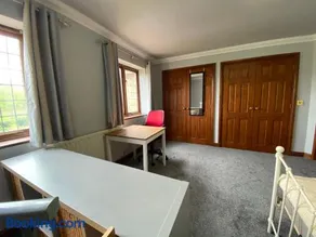 Host & Stay - Studley Knapp - Image 3