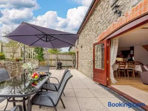 3 Bed in Tenby oc-91524 - Image 2