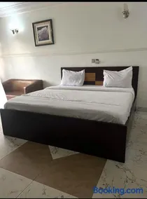 Savannah Suites - Image 2
