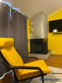 Yellow House - Image 2