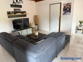Gite boutx avec Jacuzzi 10 personnes 5 LITS DOUBLES - Image 1