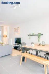 Charming & Central Stay with Terrace - Image 2