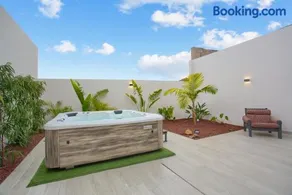 Geräumiges Ferienhaus mit Terrasse, Grill und Whirlpool | Gartenblick | Ideal für Homeoffice - Image 1