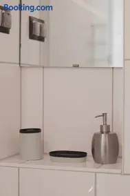 Hostel - Image 3