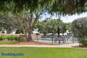 Reef View, Ledge Point beachfront - Image 4
