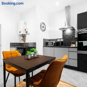 Spacious Apartment - Street Parking - Smart TV - Netflix 49G - Image 2