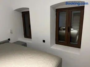 Olive Terrace - Image 4