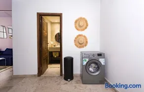Stylish Studio(WiFi, Netflix, Pool, AC, Nespresso) - Image 2