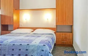 Awesome Apartment In Grebastica - Image 5
