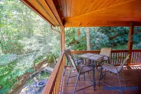 Prime Secluded Location- 5 Mins to State Park, Hot Tub, Dogs Welcome - Image 2