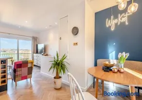 Wye Knot - Boutique 2 Bedroom Town House - Image 5