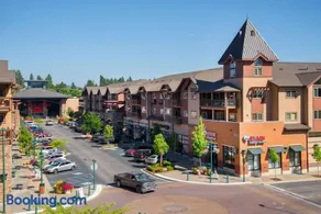 Village View at Riverstone - Luxury Condo - Image 2
