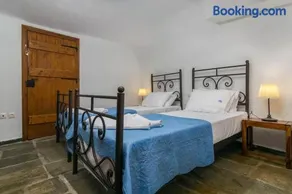 Olive Guesthouse Trypiti - Image 2