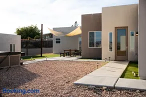 Hot Tub w/Lake View, Roof Top Deck, Game Room, W/D - Image 2