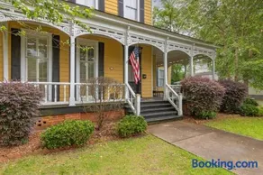 Columbus's Luxurious Mansion Stay at Goldfinch - Image 3
