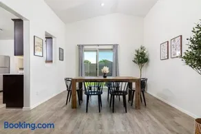 Spacious Family Oasis ~ PoolTable ~ Backyard ~ Pkg - Image 5