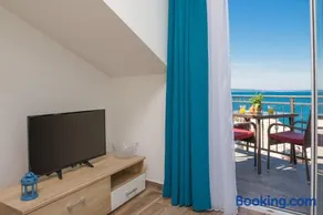 The Beach Suites - Image 1