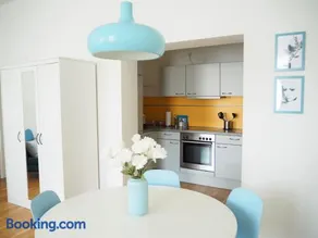 APSTAY City Residence Apartments ǀ Parking option & Self Check-in - Image 3