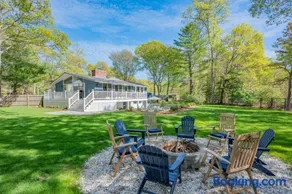 Relax at This Dog-Friendly Sandwich Retreat - Image 3