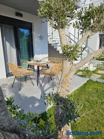 Helios Apartment with Pool Access in Erato Complex Paralia Ofriniou - Image 2