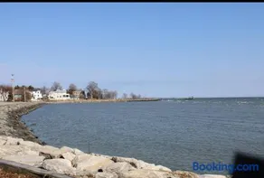 Bay Front Manor House - Image 4