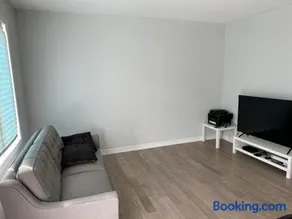 Lovely 2 bedroom 2 bath - Image 4