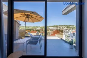 Golden Sunset Sutivan - Exclusive 4-Star Apartment - Image 2