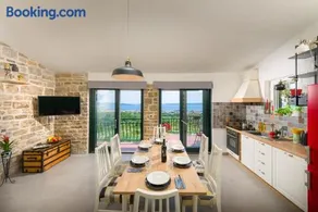 Lola - privacy, pool & view - Image 2