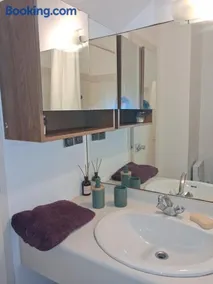 Charming Flat Near The Old Port - Image 3