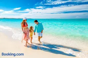 Walk to the Beach at Sunny Isles - Image 1