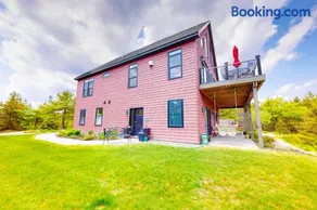 Secluded hilltop home with beautiful Cadillac Mountain view and multiple decks - Image 1