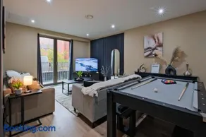 Group Stay, Pool Table, Parking, Sleeps 8 - Image 1