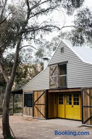 Long Alley Barn - Image 3