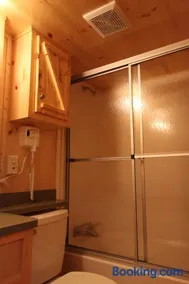 Blackhawk RV Campground Loft Cabin 11 - Image 5
